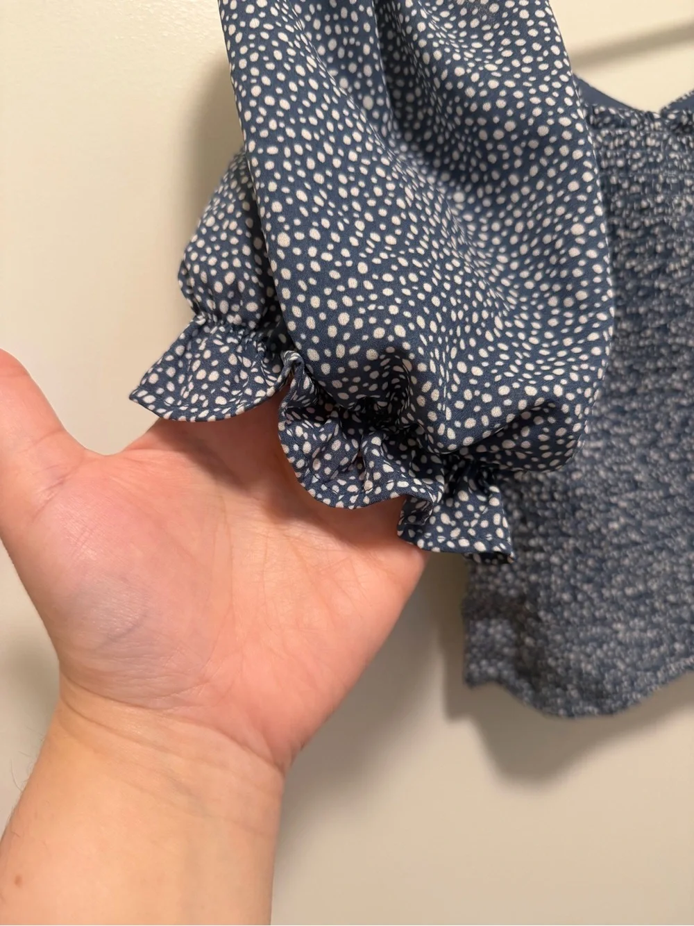 Abercrombie & Fitch Puff-Sleeve Smocked Crop Top Blouse size XS blue